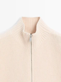 Short wool blend chest with zip