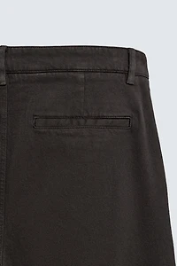 PLEATED STRAIGHT FIT PANTS