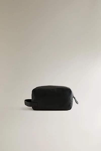 LEATHER TOILETRY BAG