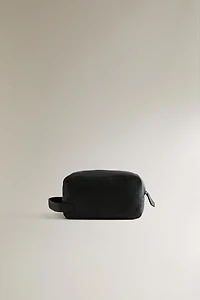 LEATHER TOILETRY BAG