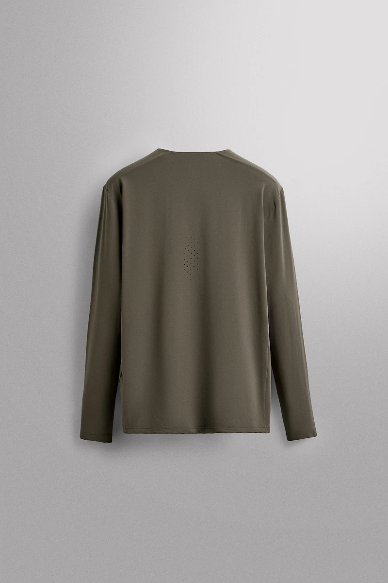 T-SHIRT TECHNIQUE PERFORÉ