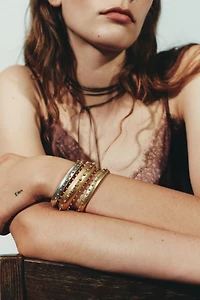 LOT DE 3 BRACELETS MÉTALLIQUES À CLOUS