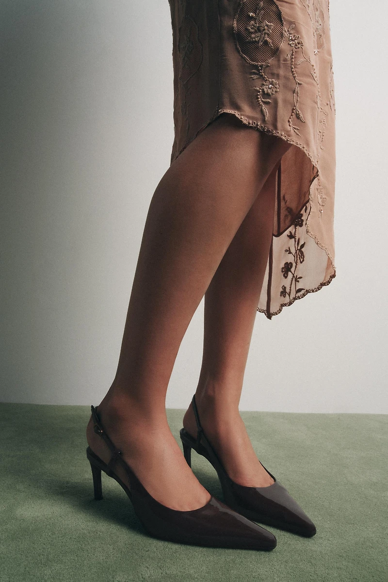 CHAUSSURES À TALONS AVEC EFFET VERNI