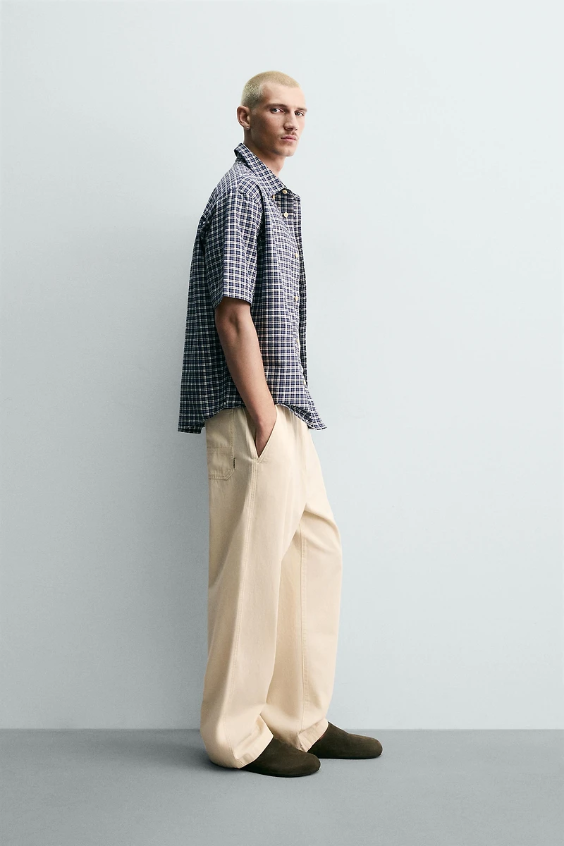 PANTALON COUPE DÉCONTRACTÉE À CHEVRONS