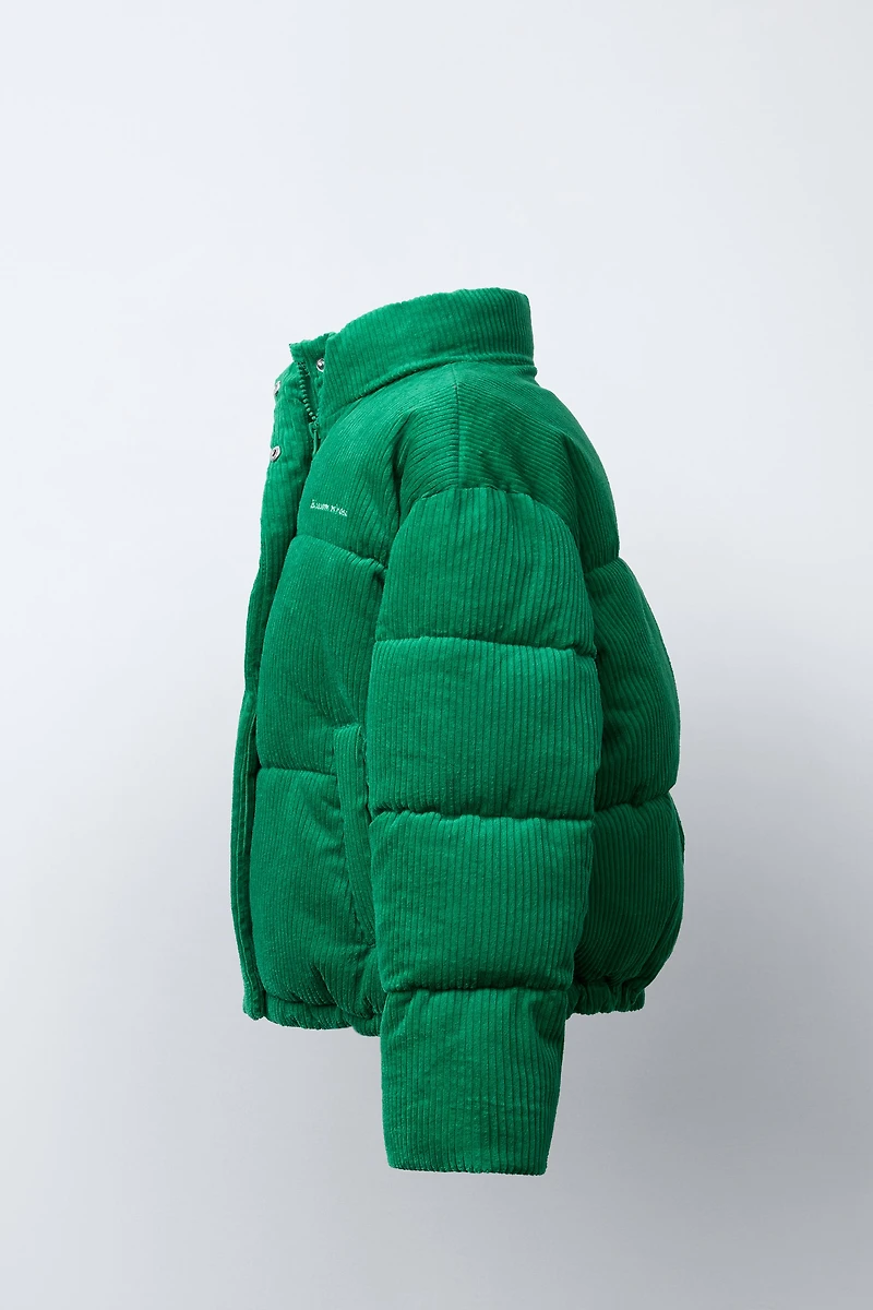VESTE REMBOURRÉE EN VELOURS CÔTELÉ AVEC INSCRIPTION BRODÉE
