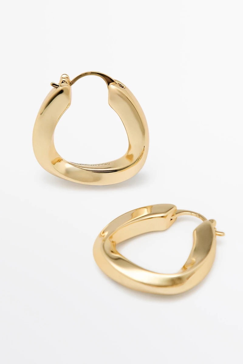 Triangular hoop earrings
