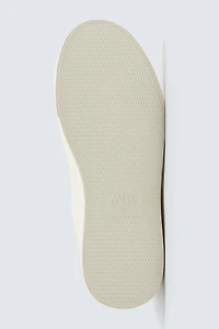 HEEL DETAIL SNEAKERS