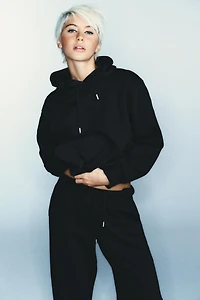 BASIC HOODIE SWEATSHIRT