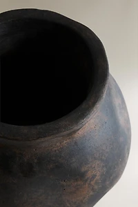 OVAL DECORATIVE CERAMIC VASE