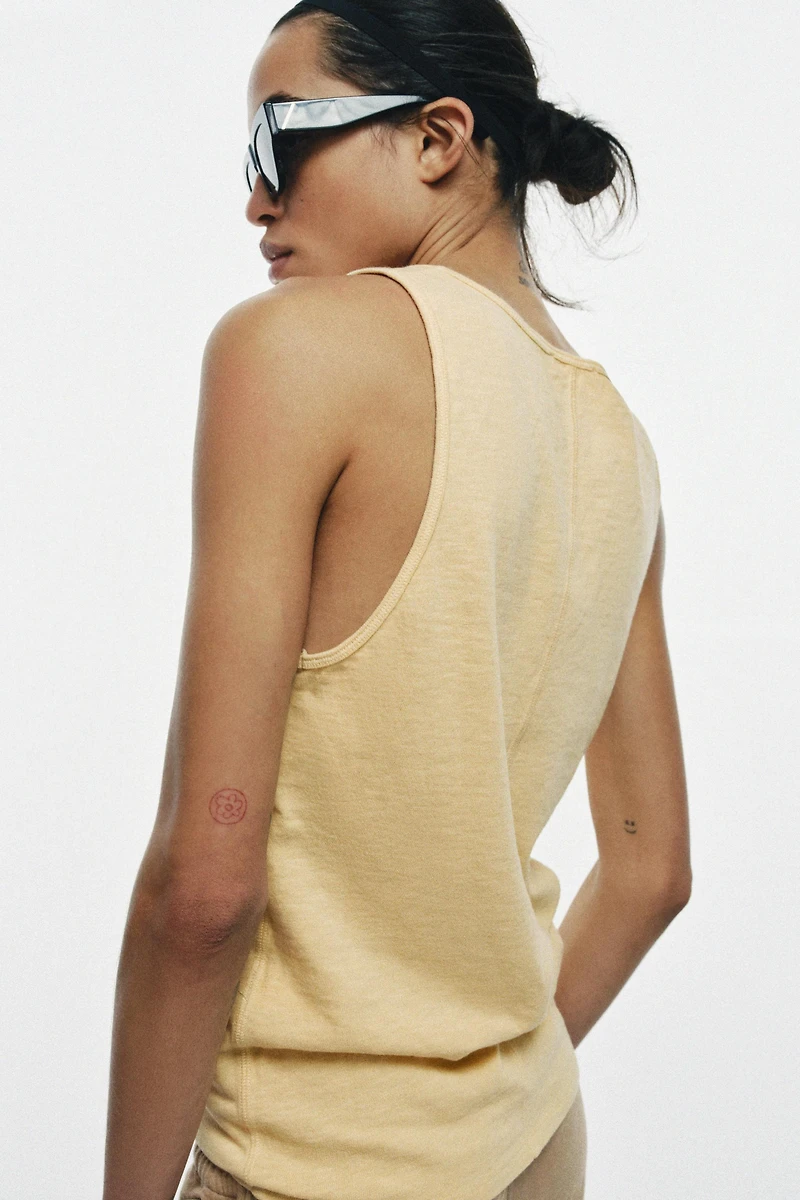 V-NECK TOP