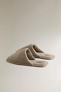 WARM FABRIC SLIPPERS