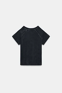 T-SHIRT EFFET DÉLAVÉ CLOUS