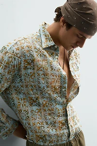 RELAXED FIT GEOMETRIC PRINT SHIRT