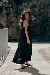 FLOWY RUFFLED MIDI DRESS