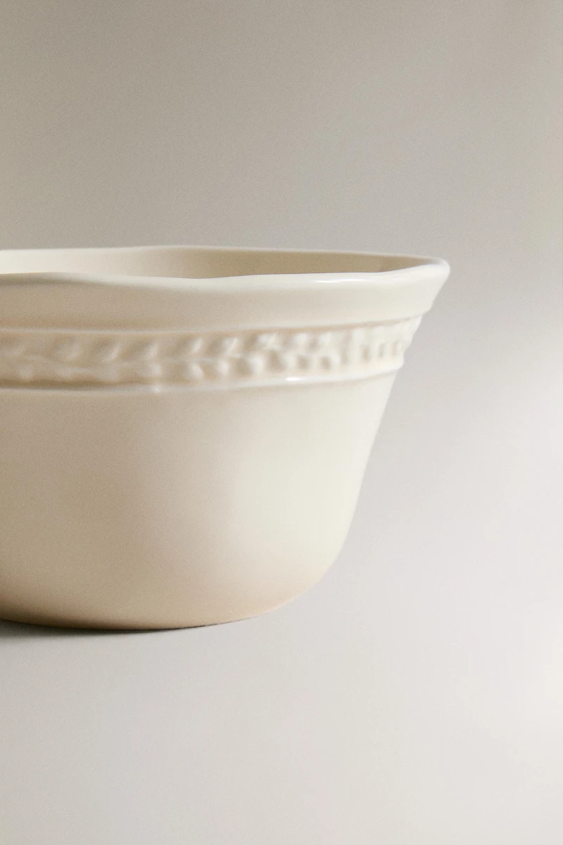 RAISED DESIGN BOWL