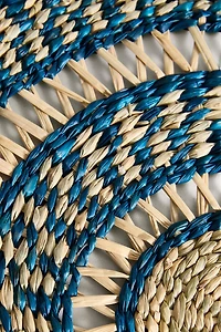 ROUND COLORED WOVEN PLACEMAT