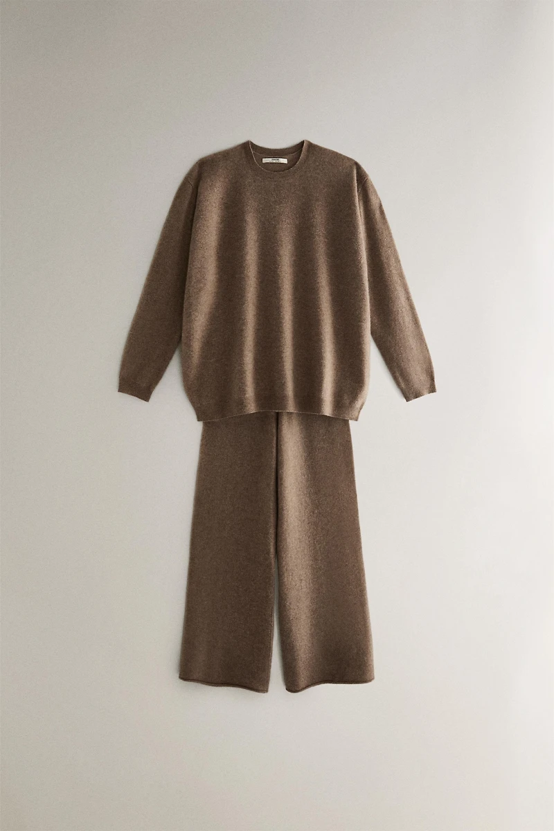 CASHMERE SWEATER