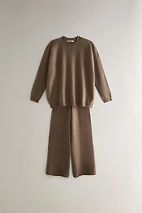 CASHMERE SWEATER