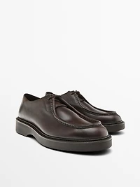 Chaussures en cuir avec broderie