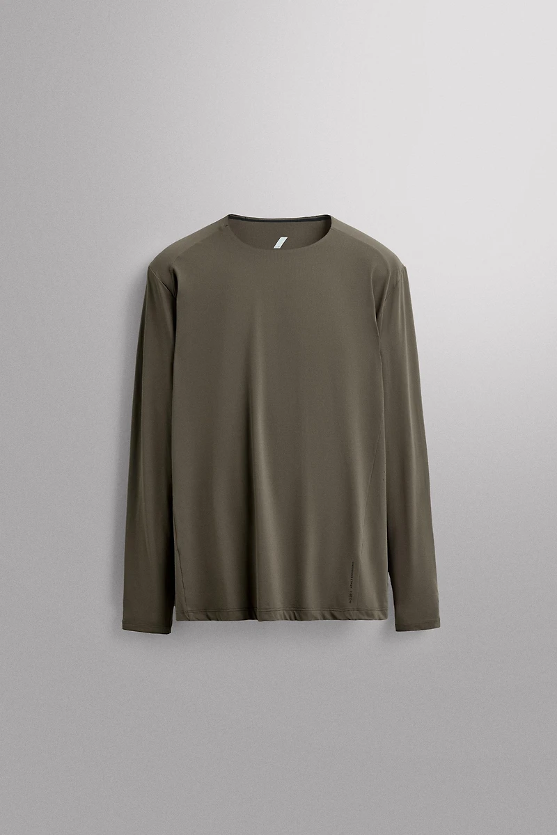 T-SHIRT TECHNIQUE PERFORÉ