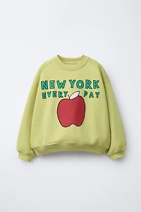 APPLE PRINT SWEATSHIRT
