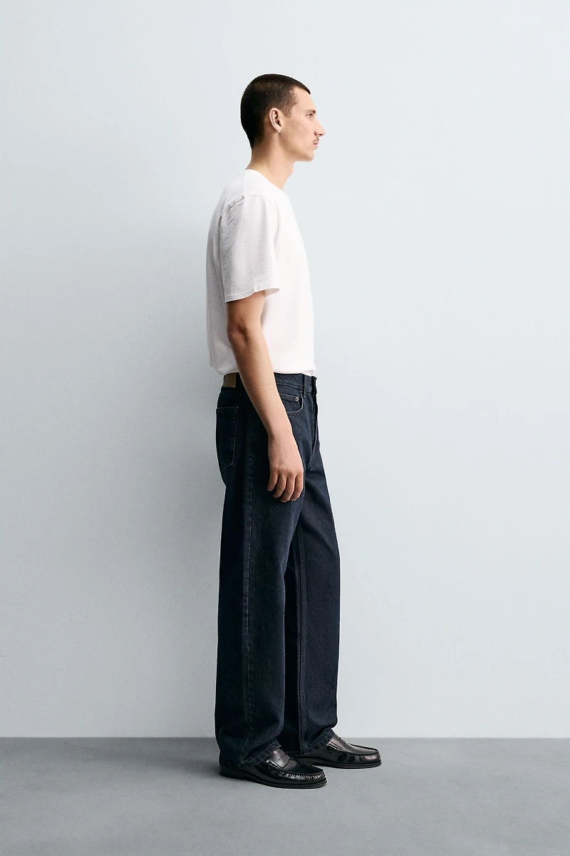STRAIGHT FIT JEANS