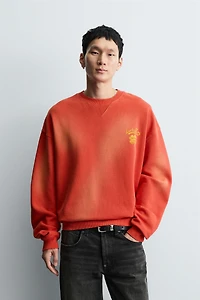SPRAY TEXT PRINTED SWEATSHIRT
