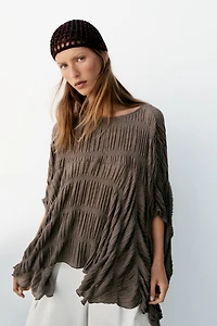 TEXTURED CAPE TOP