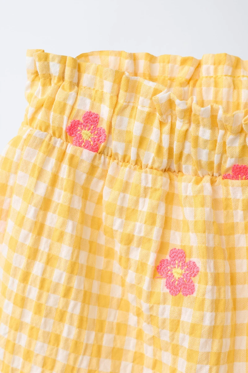 EMBROIDERED FLORAL GINGHAM SHORTS