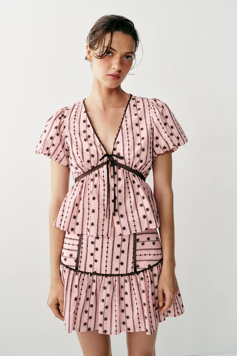 EMBROIDERED TIE TOP