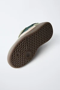 RETRO SNEAKERS
