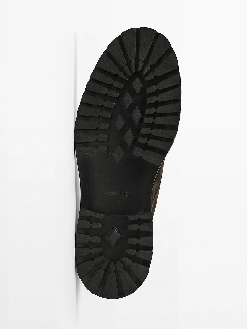 Oiled split leather boots