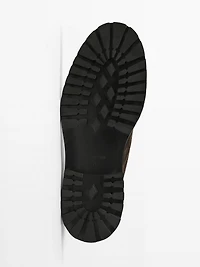 Oiled split leather boots