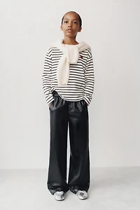 PANTALON MATIÈRE SYNTHÉTIQUE LACETS