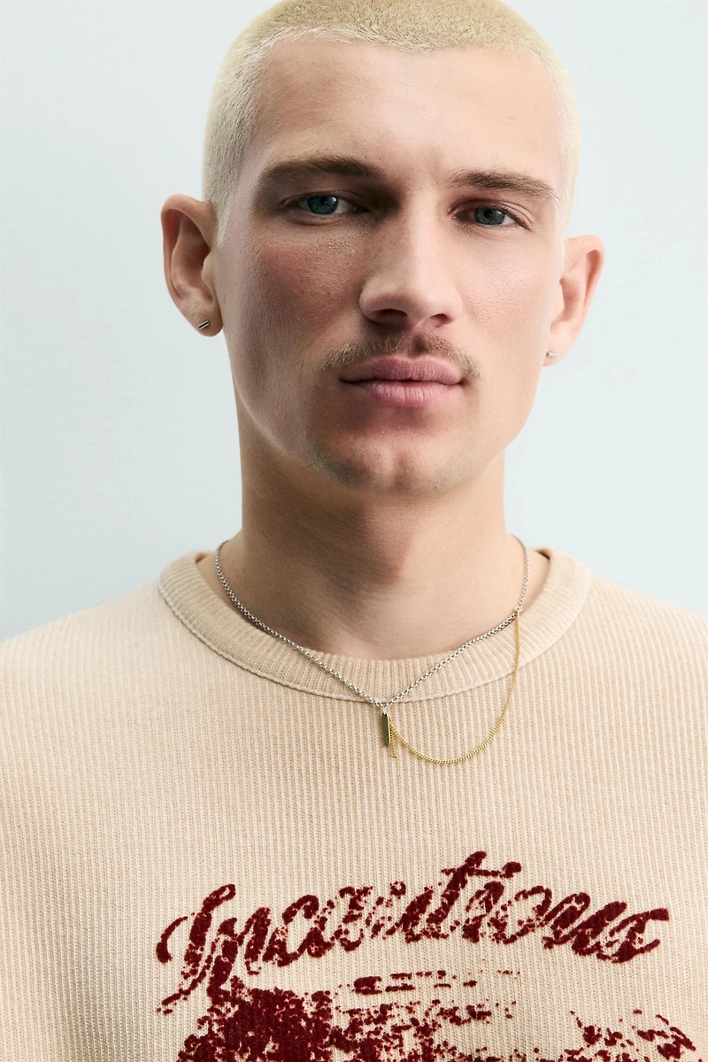 TEXTURED KNIT PRINT T-SHIRT