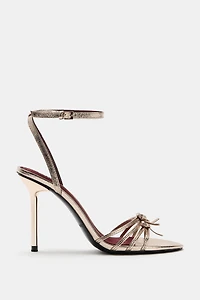 SANDALES À TALONS ET LACETS