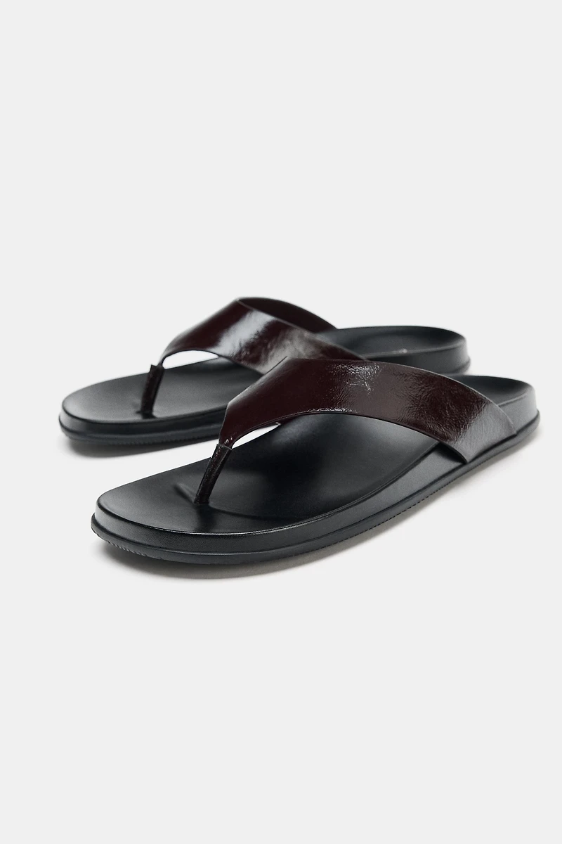 LEATHER STRAPPY SANDALS