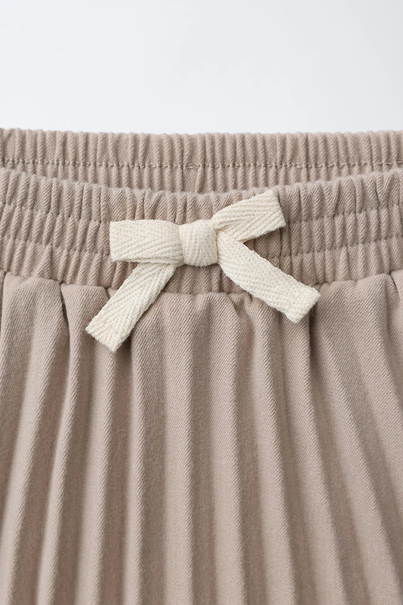 BOX PLEAT SKIRT