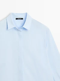 Poplin shirt with hidden buttons