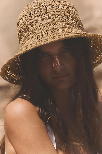 CHAPEAU EN PAPIER TRESSÉ