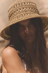 CHAPEAU EN PAPIER TRESSÉ