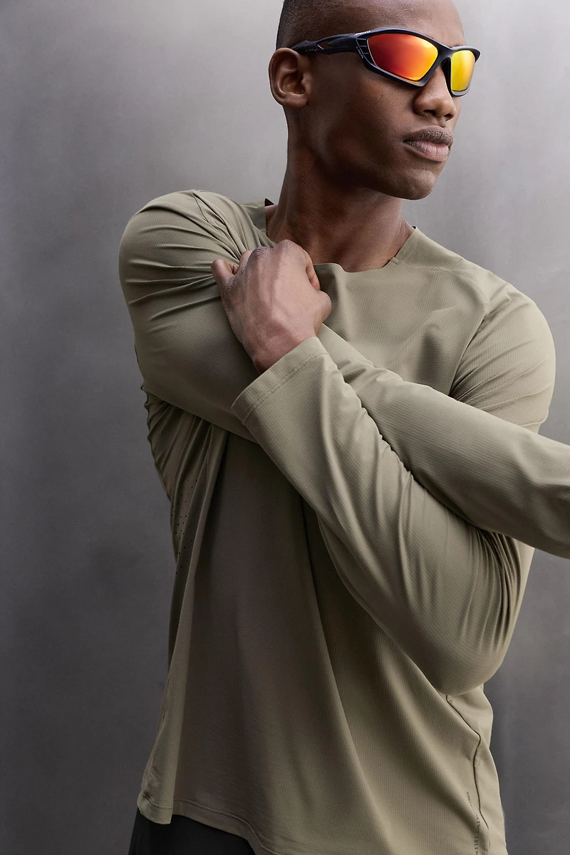 T-SHIRT TECHNIQUE PERFORÉ