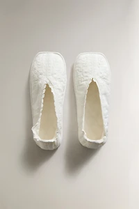 FOLDABLE LACE SLIPPERS