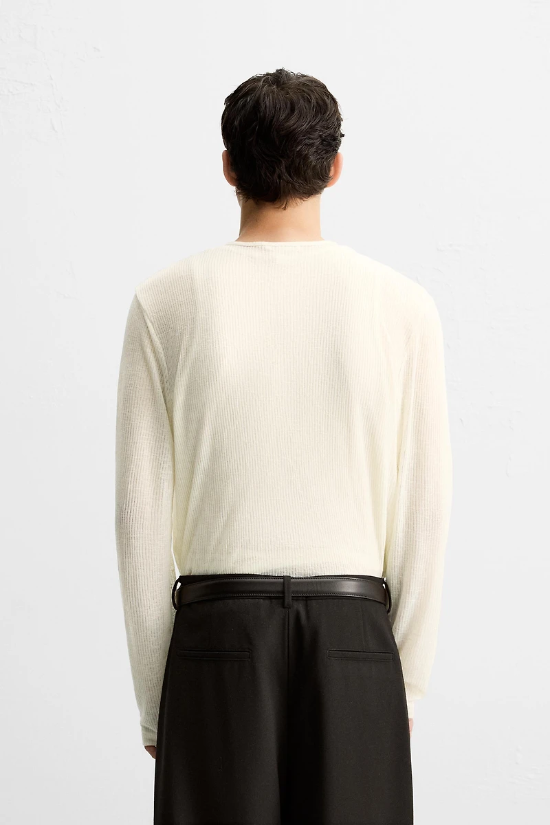 T-SHIRT STRUCTURE SEMI-TRANSPARENT
