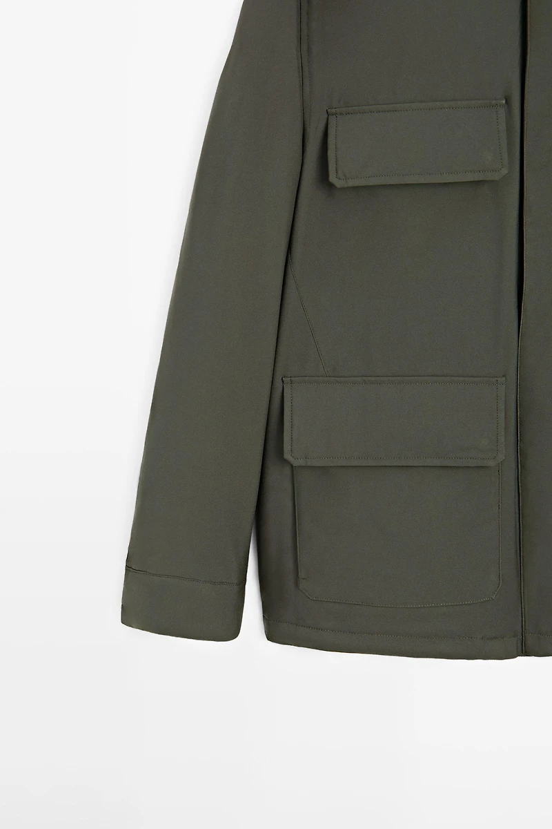 Water-repellent puffer jacket with pockets