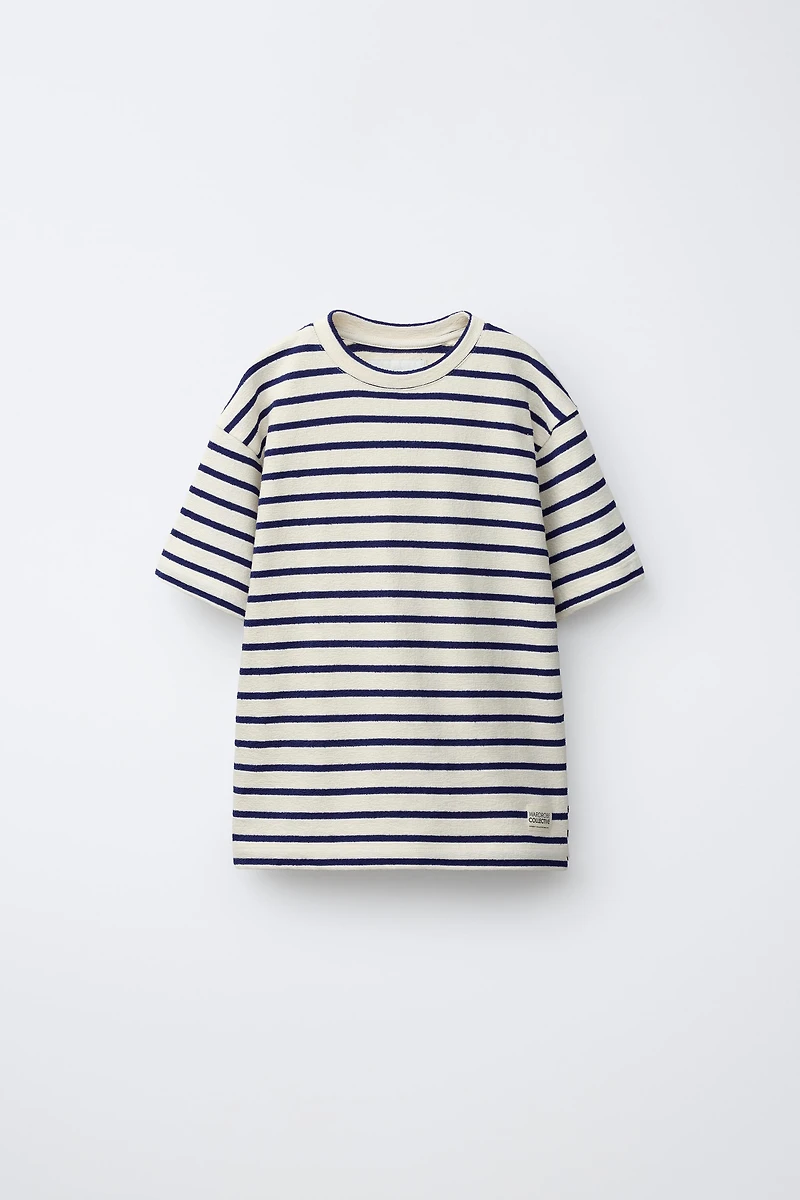 STRIPED TEXTURE T-SHIRT AND BERMUDA SET