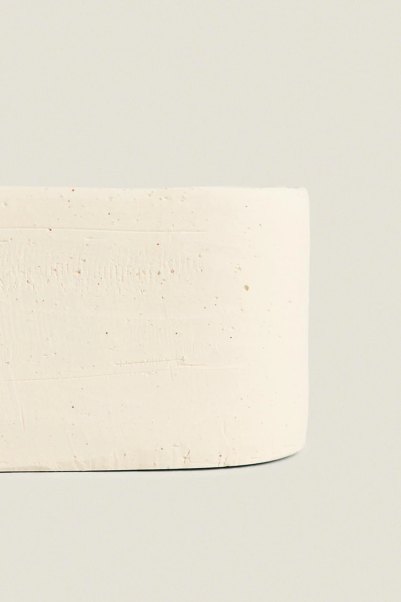 ELONGATED CERAMIC DECORATIVE CANDLE