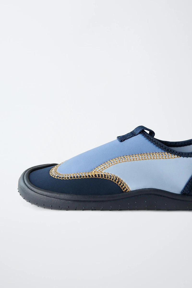 CHAUSSONS DE BAIN