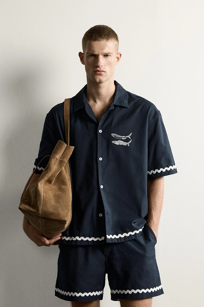 RELAXED FIT FISH EMBROIDERED SHIRT