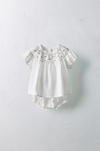 1 MONTH - 3 YEARS/ EMBROIDERED FLORAL SHIRT AND BLOOMERS SET LIMITED EDITION